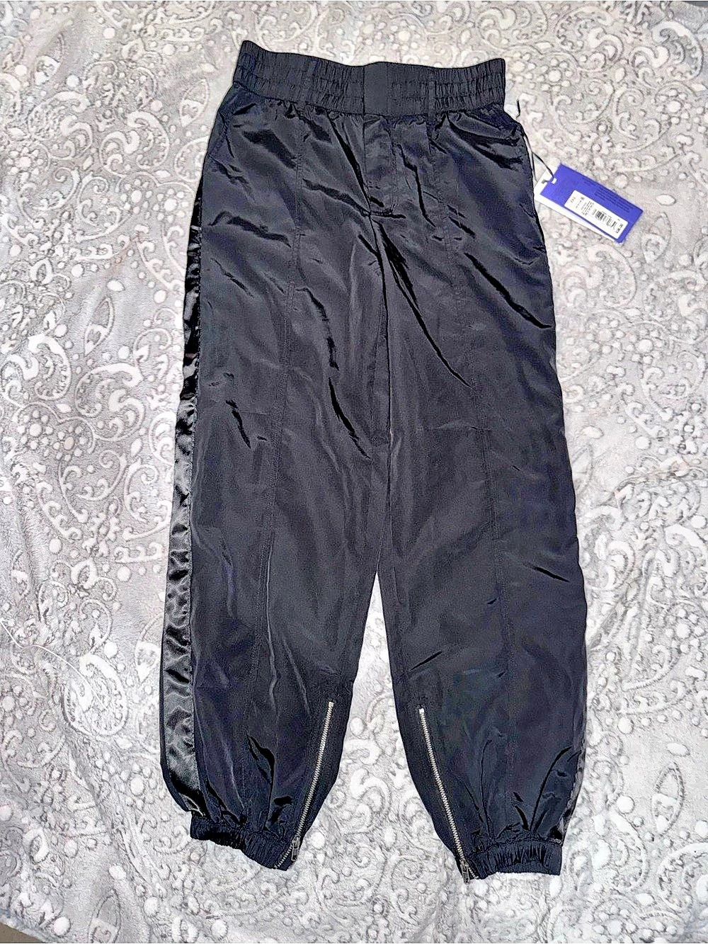 Yoga Black Jogger Pants Size XXS NWT